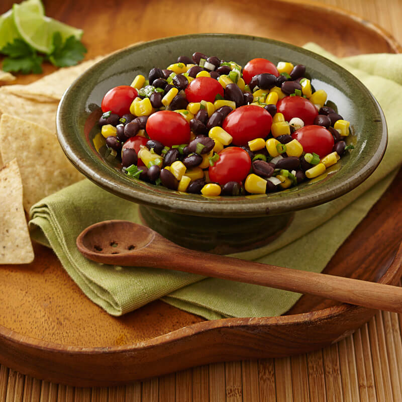 Ensalada de Frijol Negro y Tomates Cherubs® de NatureSweet®