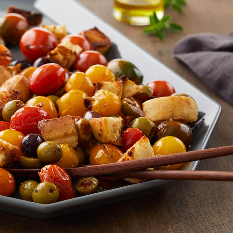 Ensalada de Pan Panzanella con NatureSweet® Constellation®