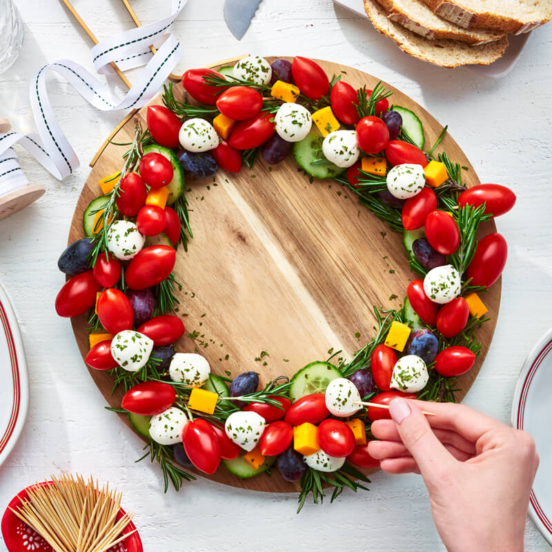 20-Minute Holiday Wreath Cheese Board - NatureSweet